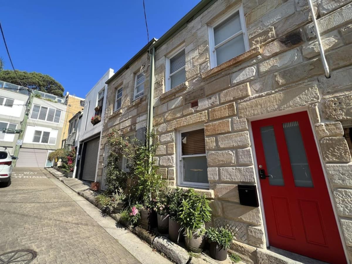 Modern Surry Hills Century Holiday home *